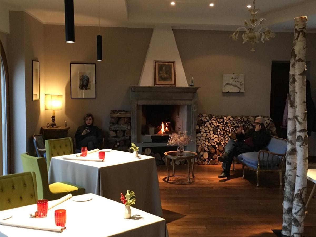 Borgo I Tre Baroni - Spa Suites & Resort Poppi Bagian luar foto