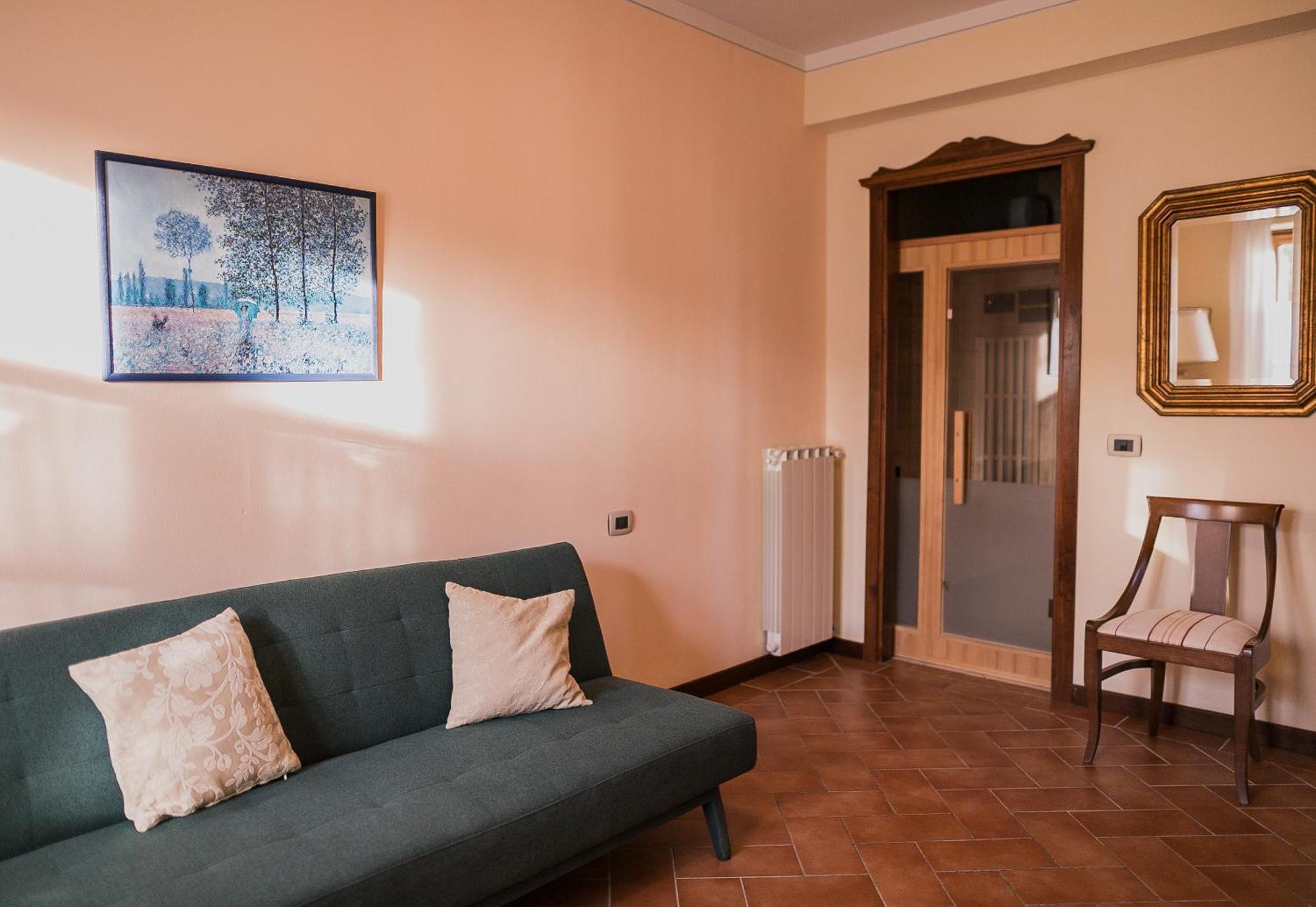 Borgo I Tre Baroni - Spa Suites & Resort Poppi Bagian luar foto