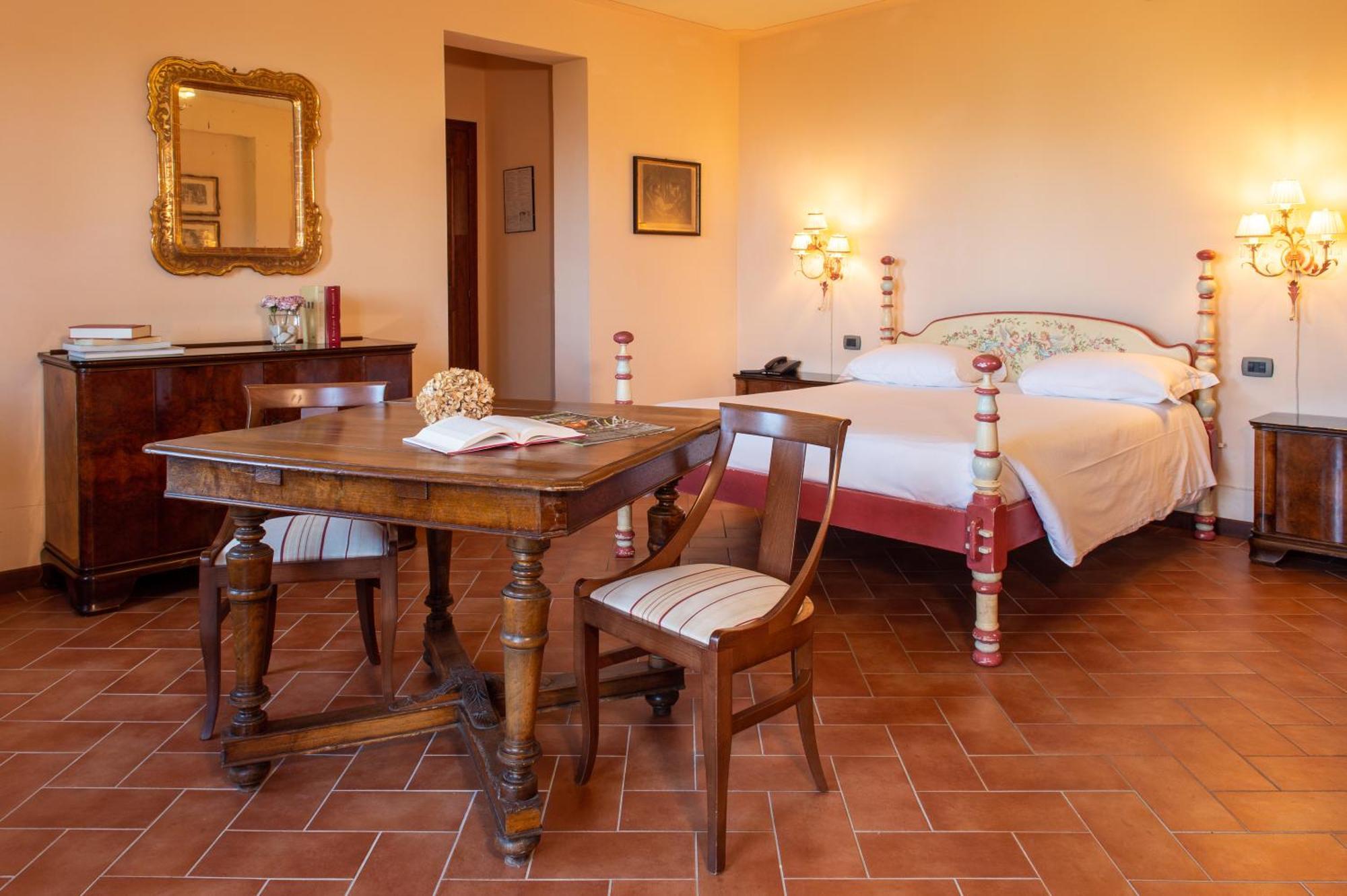 Borgo I Tre Baroni - Spa Suites & Resort Poppi Bagian luar foto