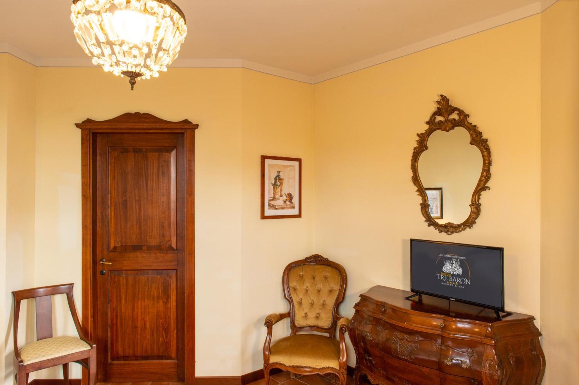 Borgo I Tre Baroni - Spa Suites & Resort Poppi Ruang foto