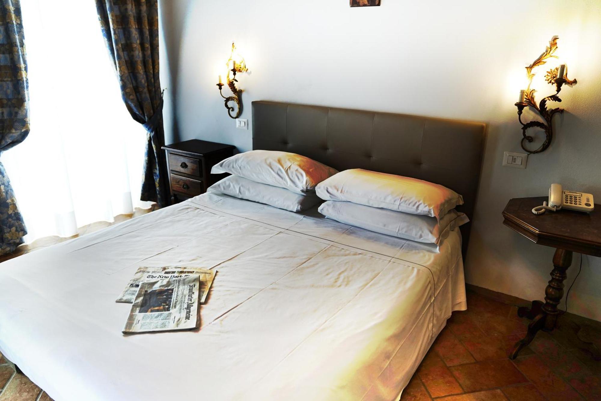 Borgo I Tre Baroni - Spa Suites & Resort Poppi Ruang foto